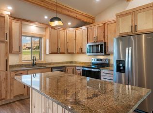 1424 Fairview Dr, Dubois, WY 82513