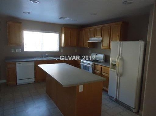 3rd image of 4808 W Shelbourne Ave