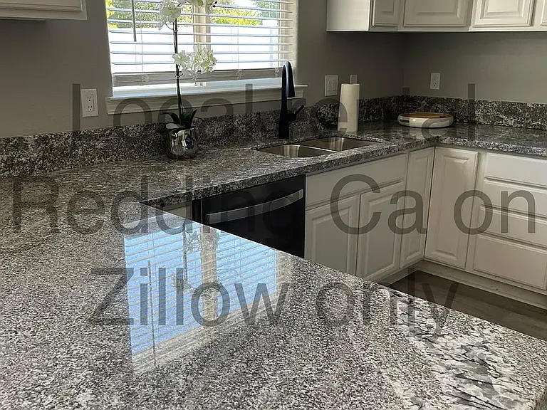1020 Monterra Ln — Photo 6
