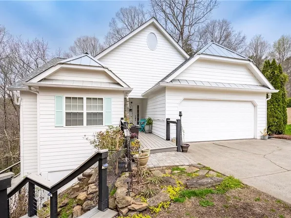 201 N Woods Way, Jasper, GA 30143