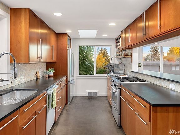 5th image of 9233 25th Ave NW
