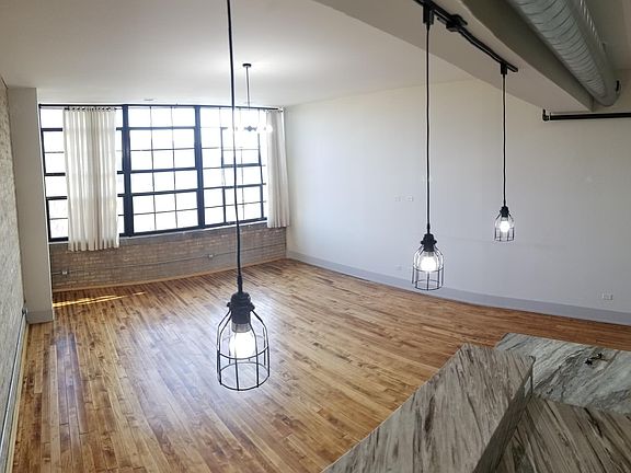 4th image of 1430 W 21st St #207