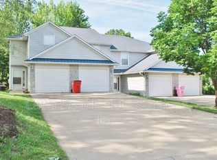 3212 SW Iron Creek Dr, Blue Springs, MO 64015