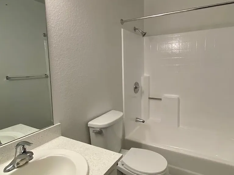 Summer Brook Apartments — Photo 42