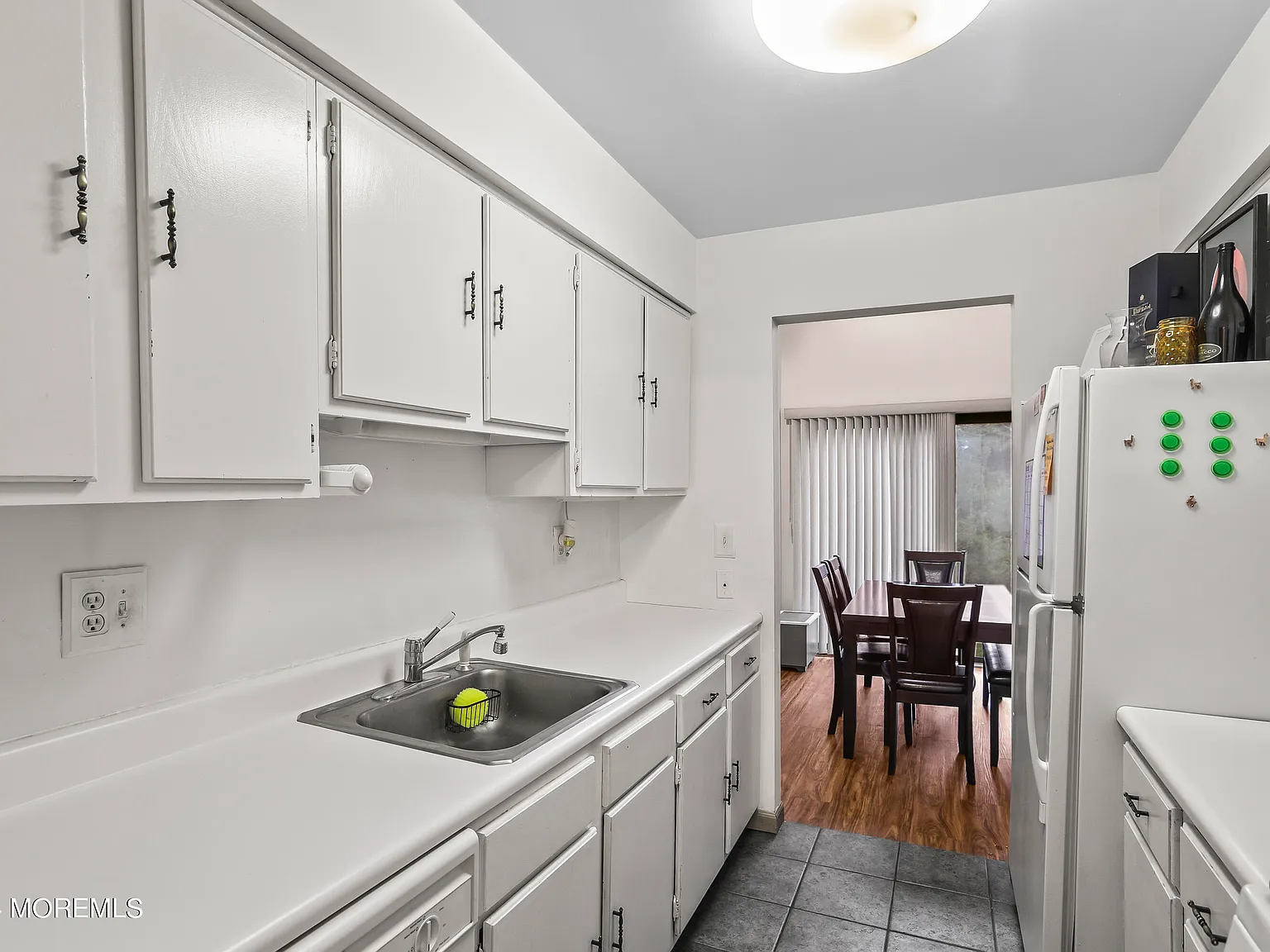 2 bed, 1.5 bath, 2390 sqft, $3,200 — Photo 4