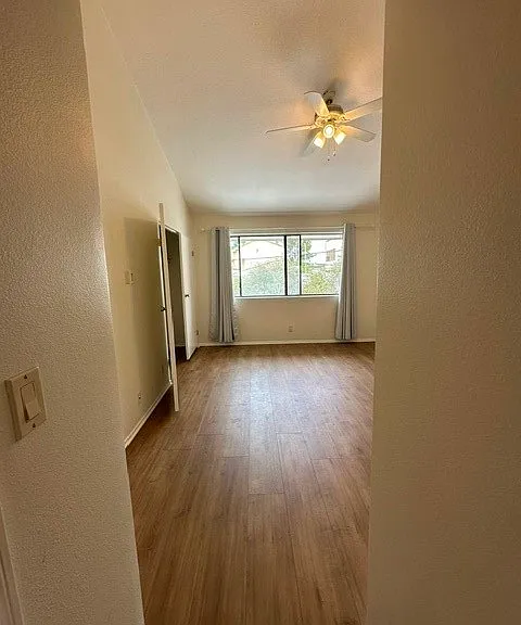22865 Del Valle St — Photo 20