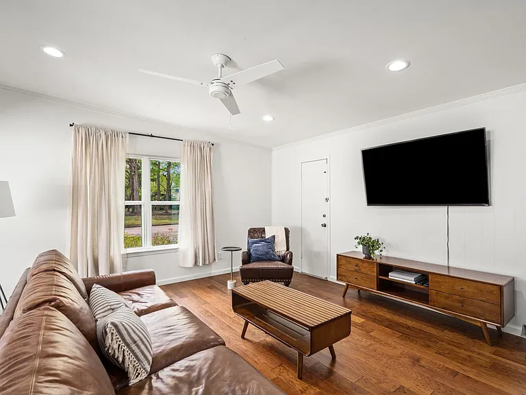 13122 Barryknoll Ln — Photo 17
