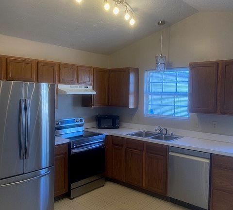 4th image of 344 Shadow Glen Ct