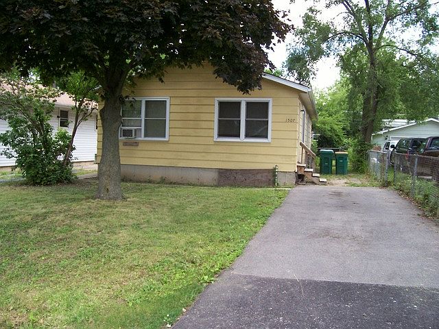 1st image of 1507 Woodridge Dr