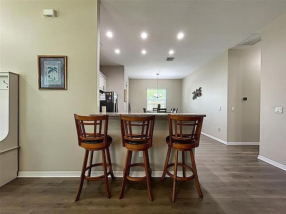 4th image of 63 W Park St