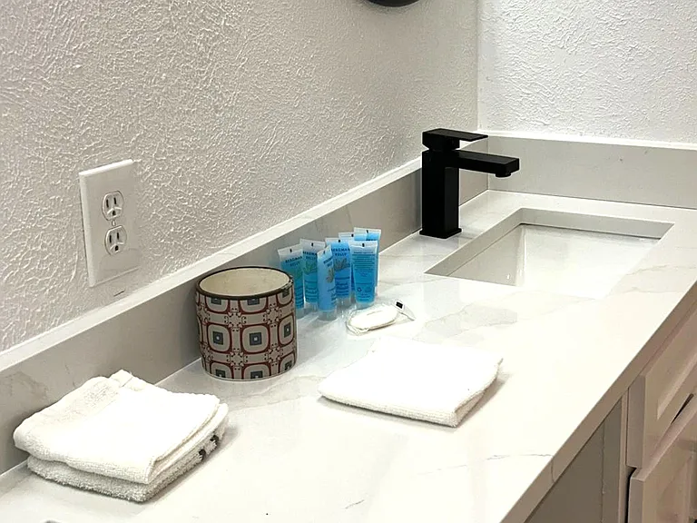 144 Sunset Dr — Photo 23