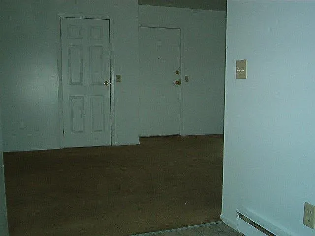 633 S Grand Ave — Photo 8
