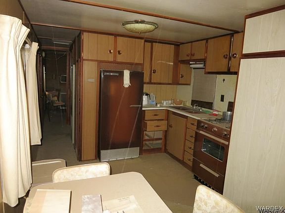 5th image of 640 E Well St