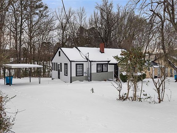 4th image of 398 E Salisbury St