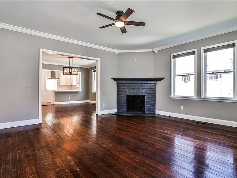 220 Mayson Ave — Photo 6
