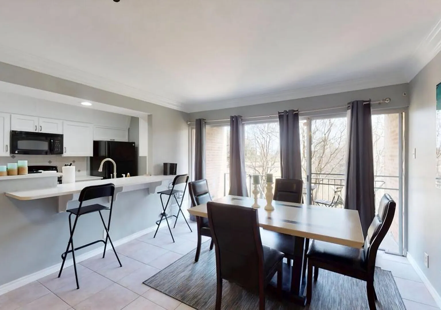 GP08B World Cup Stay - 10min to AT&T - Sleeps 4 - Public Transit — Photo 4