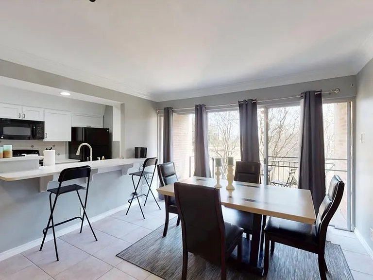 E Avenue J — Photo 4