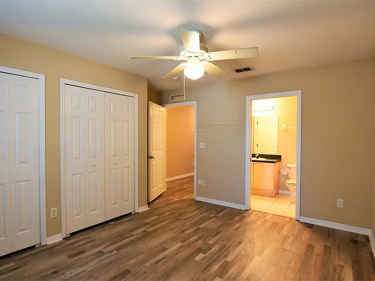 1066 Dolphin Dr — Photo 11