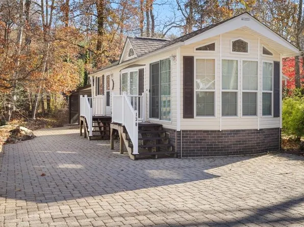 130 Creekview Dr, Cleveland, GA 30528