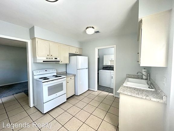 5th image of 218 E 11th Ave