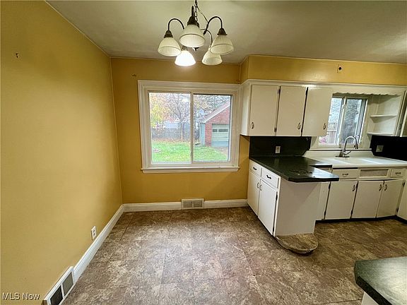 5th image of 41868 Edison Ct