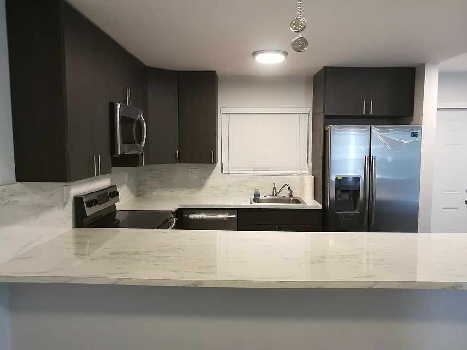 1st image of 422 N Laurel Dr #1808