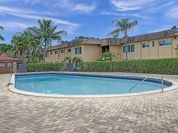 Lakeside Condominiums