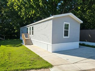17 Wood Dr #5, Mankato, MN 56001