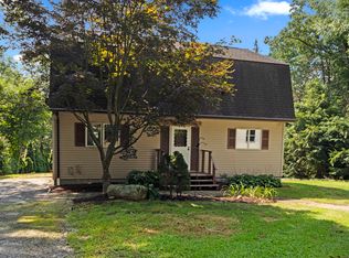 82 N Shore Rd, Voluntown, CT 06384