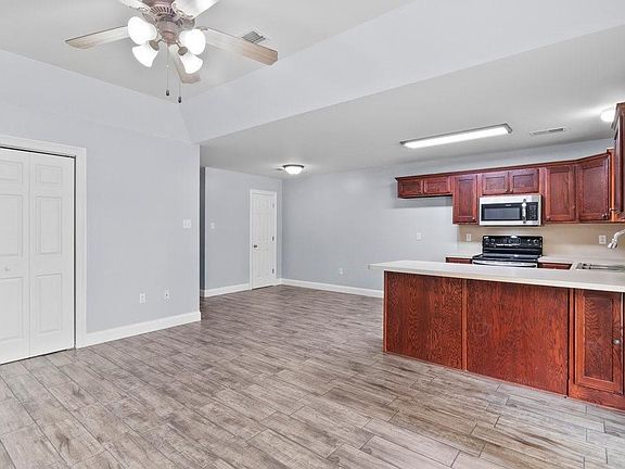 3rd image of 14242 Woodlands Dr #80A