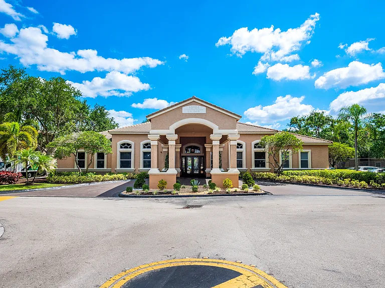 Pembroke Pines Landings Apartments — Photo 37