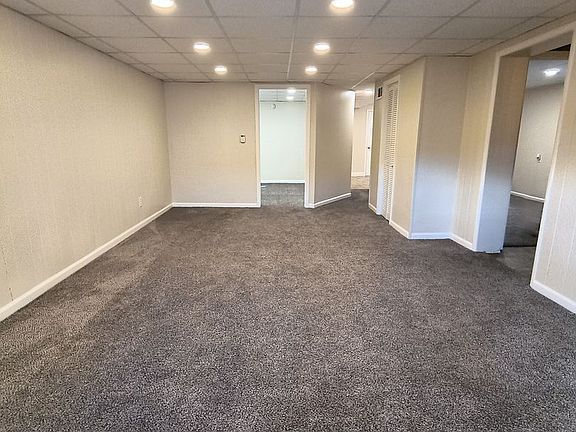 2nd image of 218 W Kanesville Blvd