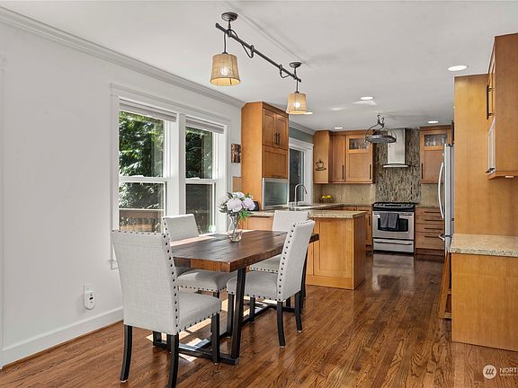 5th image of 13520 184th Avenue NE