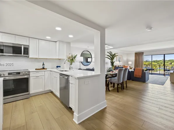 10 Lighthouse Rd APT 439, Hilton Head Island, SC 29928