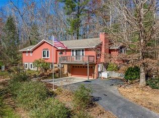 30 Heather Ln, Fairview, NC 28730