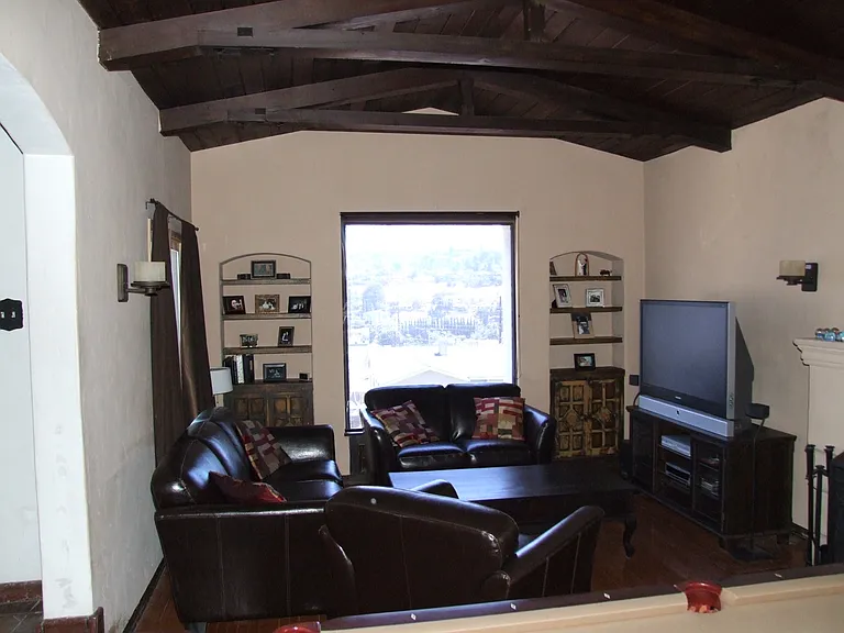 4307 York Blvd — Photo 3
