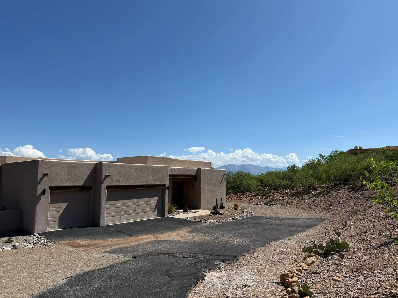 Privacy-pristine desert- all on 3.84 acres. — Photo 2