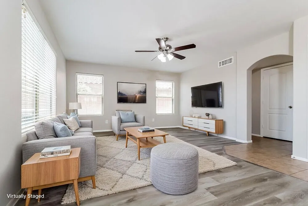 4 bed, 2.5 bath, 2038 sqft, $2,060 — Photo 4