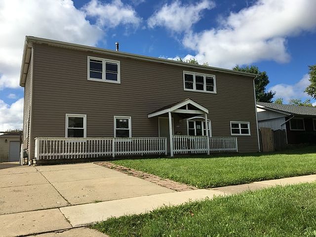 1st image of 423 Robinhood Dr