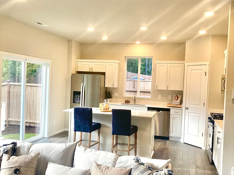 1490 SW Pendleton Way — Photo 4