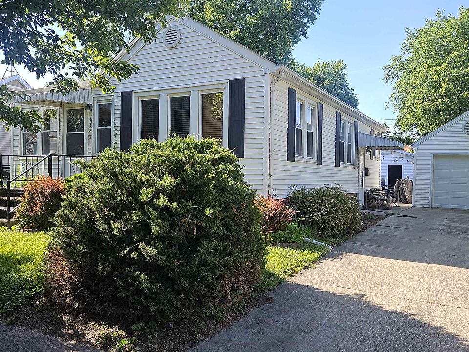 1st image of 1055 E Elm St