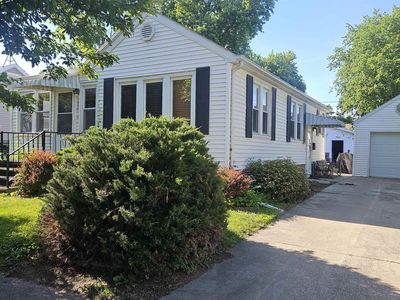 1055 E Elm St, Canton, IL, 61520