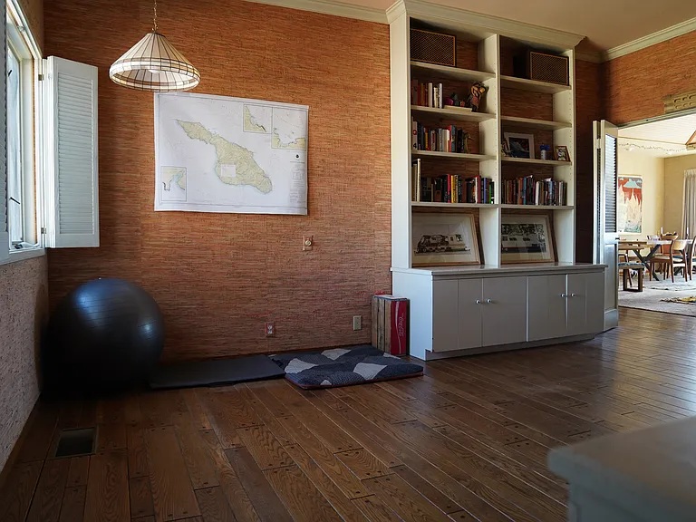 348 Mountain View Dr — Photo 14