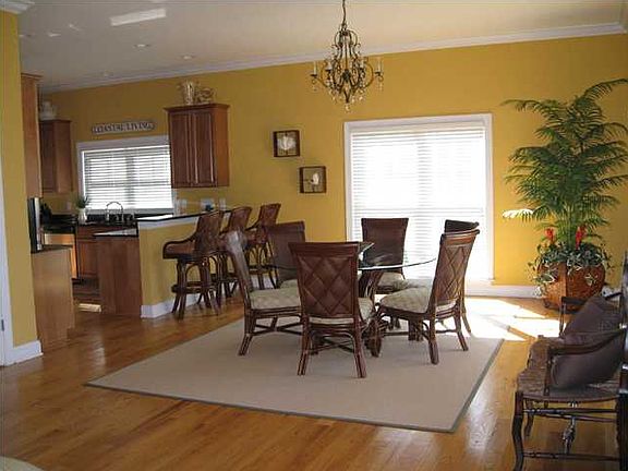 5th image of 4029 Bridle Trail Dr