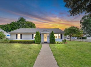 14 Daniel Dr, Bridgeport, CT 06606