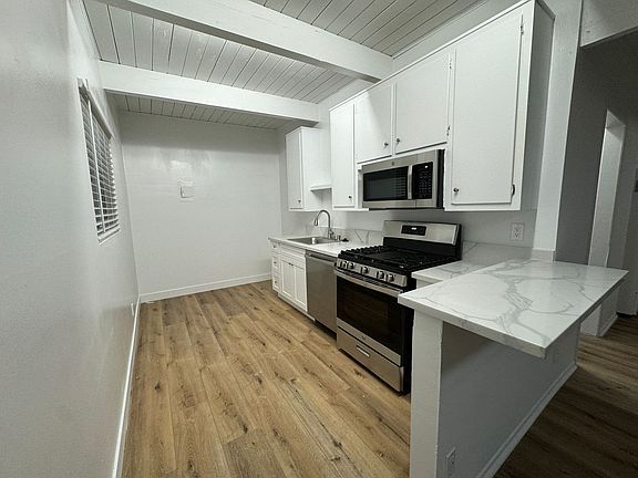 5th image of 14410 Valerio St #93207