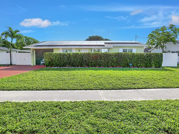 4th image of 1088 W River Drive