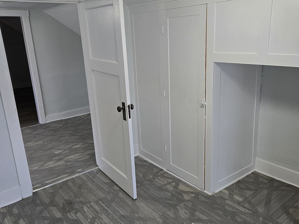 2nd image of 4611 W Stark St #2