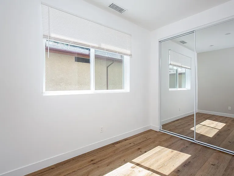 5324 Agnes Ave #C — Photo 6