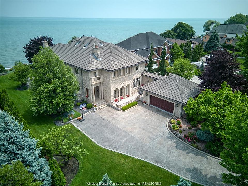 1st image of 300 Elmgrove Dr